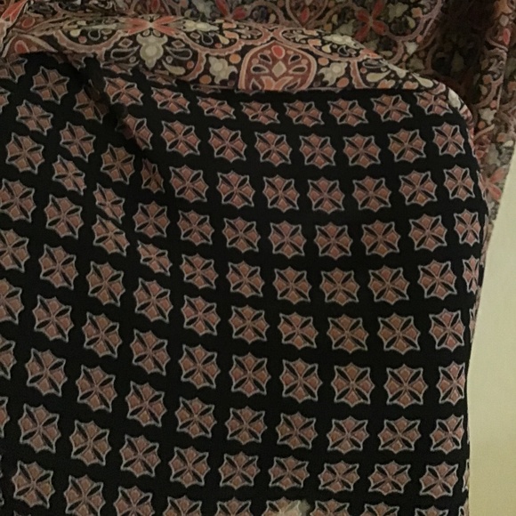 Liz Claiborne mixed media top - Picture 4 of 5